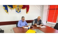 S-a semnat  contractul de lucrări pentru construirea trotuarului pe Drumul Județean (DJ) 119B, sau Varianta Hemeiuș - Mărgineni.